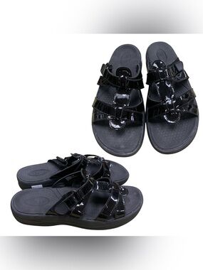 Bass Black Patent Slide Sandals S11